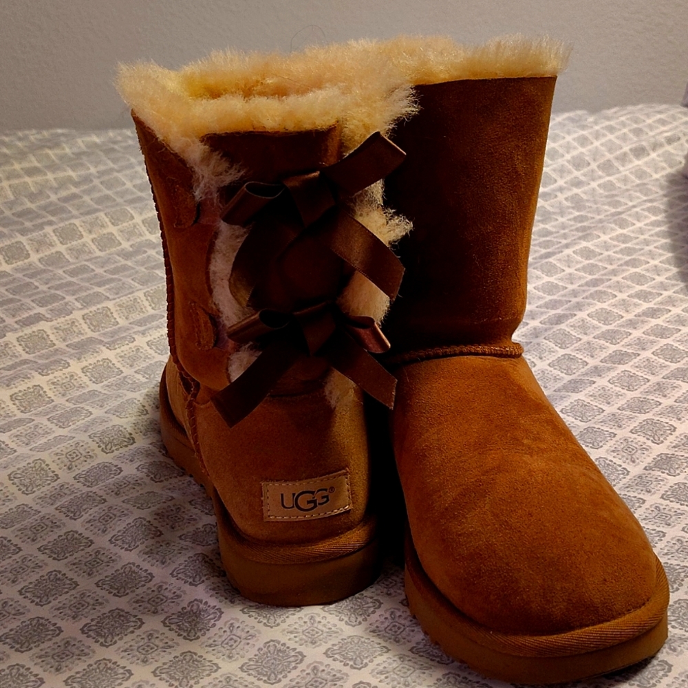 New UGGs tan boots